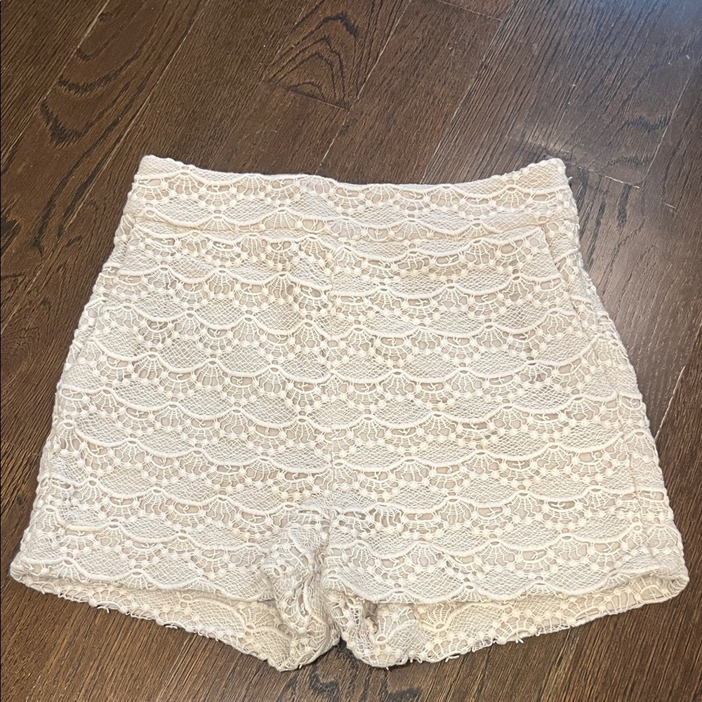Express High Rise Scalloped Lace Shorts